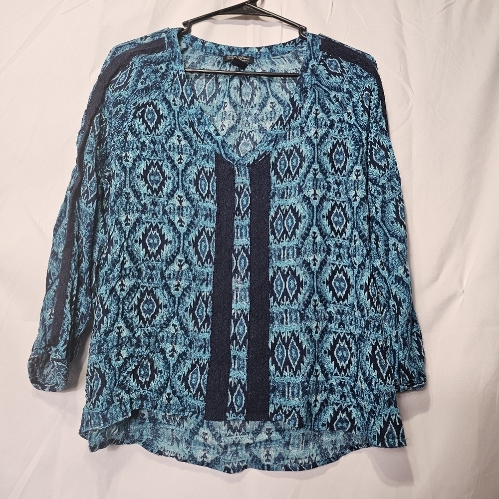 Lucky Brand small long sleeve v neck popover top